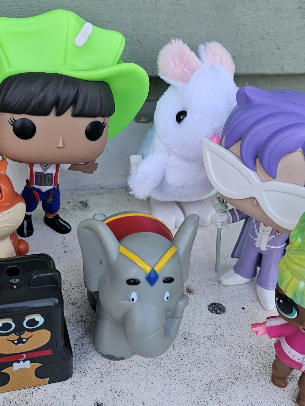 Mixed Toy & Figure Lot